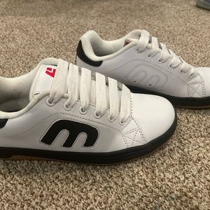 Etnies skate shoes